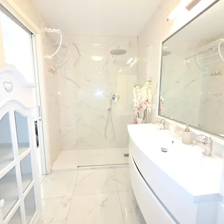 D'este Attico Con Piscina Rooftop דירה ז'ואן-לה-פינס